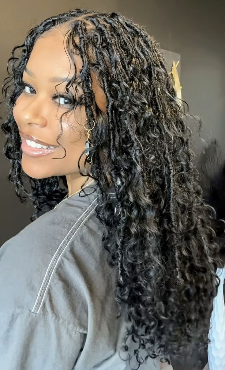 Locs W Curly Ends, Earthly Hairstyles, Soft Locs Goddess, Braids With Blonde Patch, Boho Locs Black Women Short, Chunky Boho Braids, Small Boho Soft Locs, Knotless Faux Locs Hairstyles, Bob Locs With Curls