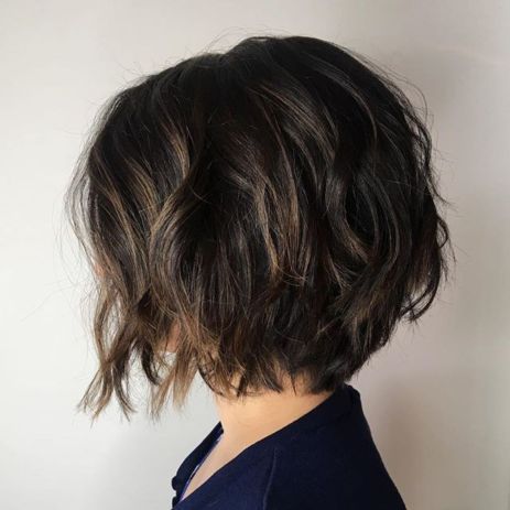 Brunette A Line Bob, Getextureerde Bob, Blonde Hair Tan Skin, Hair Tan Skin, Tan Skin Blonde Hair, Brunette Bob, Choppy Bob Haircuts, Thick Wavy Hair, Bob Hairstyles For Thick