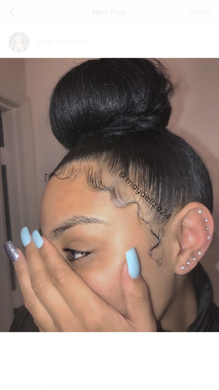 baby hairs on fleek #babyhairs #edges #laid #laidedges #babyhair #natural #naturalista Hippe Piercings, Babyhairs Edges, Edges Laid, Bushy Hair, Edges Hair, Pelo Afro, Baby Hairs, Natural Hair Beauty