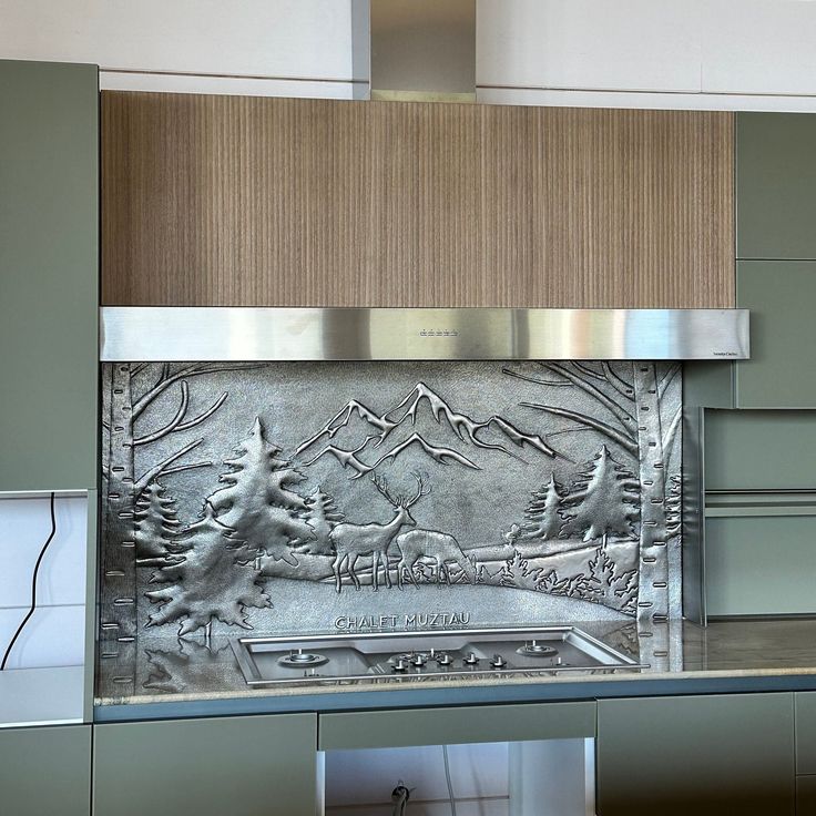 Modern Farmhouse Kitchen Backsplash, Handcrafted Deer Scene Copper Panel, Gray Metal Backsplash Tile for Kitchen Remodeling Mountain Behind the Deers Design Wall Art is suitable as a kitchen backsplash wall art and nature scene wall decor, a special gift for a countryside house, or traditional kitchen decor. AVAILABLE IN VARIOUS COLORS View other colors: https://www.etsy.com/listing/1364718463/pine-trees-and-mountain-scenery-behind AVAILABLE IN ANY SIZE - Measure the space you will decorate with my copper artwork. - Pick one of the existing size options from the dropdown list. (Horizontal, vertical, or square) - Message for a custom size request. I will calculate the cost, add a new size option, and reply to you within minutes. Size (width x height) Horizontal rectangle: ●16x12" (40x30 cm) Metal Backsplash Behind Stove, Mountain Backsplash, Modern Farmhouse Kitchen Backsplash, Traditional Kitchen Decor, Bar Backsplash, Southwest House, Metal Backsplash, Metal Tile Backsplash, Glass Kitchen Backsplash