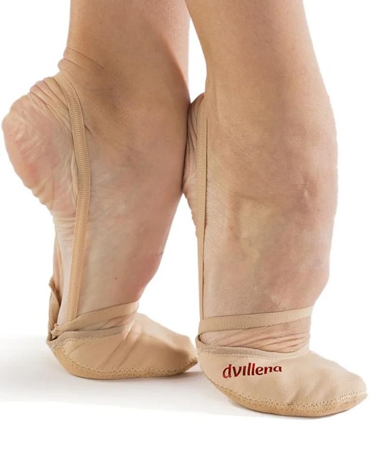 Dvillena Sport - Dvillena Sport added a new photo. Demi Pointe, Beautiful Heels, Ballet Slippers, Rhythmic Gymnastics, Decathlon, Ugg Boots, Le Point, Pointe Ballet, Gymnastics