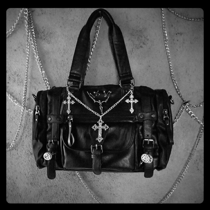 Fem Clothing, Chicas Punk Rock, Goth Purse, Gothic Purse, Gothic Bag, 2023 Clothing, Gothic Accessories, Dark Gothic, Pretty Bags