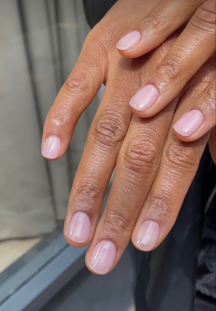 Minimalist Manicure, Kardashian Nails, Italy Nails, Natural Nails Manicure, Mens Nails, Subtle Nails, Minimal Nails, Explore Italy, Shellac Nails