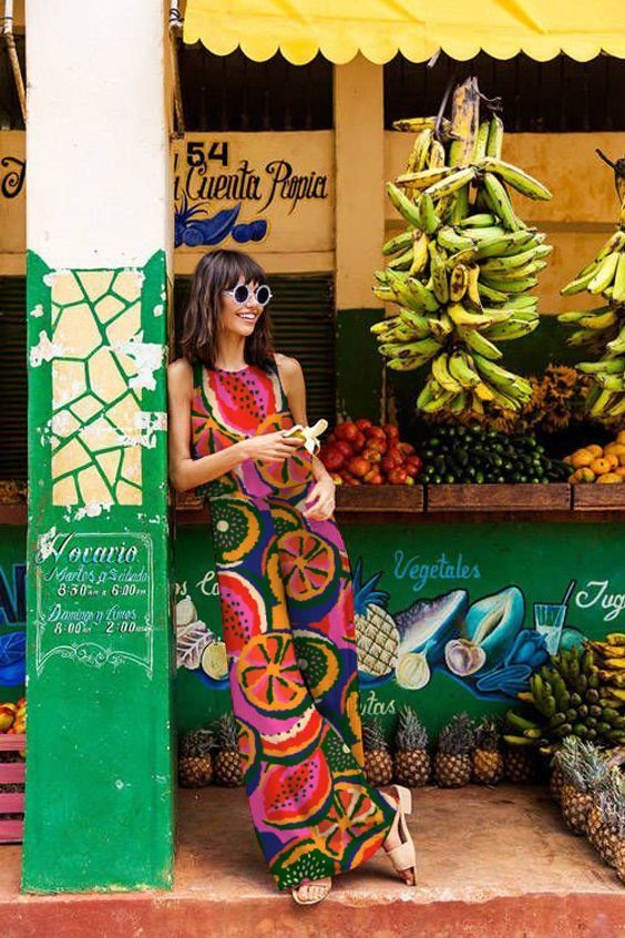 Tropical Street Style, Tropical Fashion Outfits, Summer Outfits Tropical, Tropical Style Fashion, Tropical Clothes, Tropical Prints Pattern, Moda Hippie, Tropical Outfit, Tropical Fashion