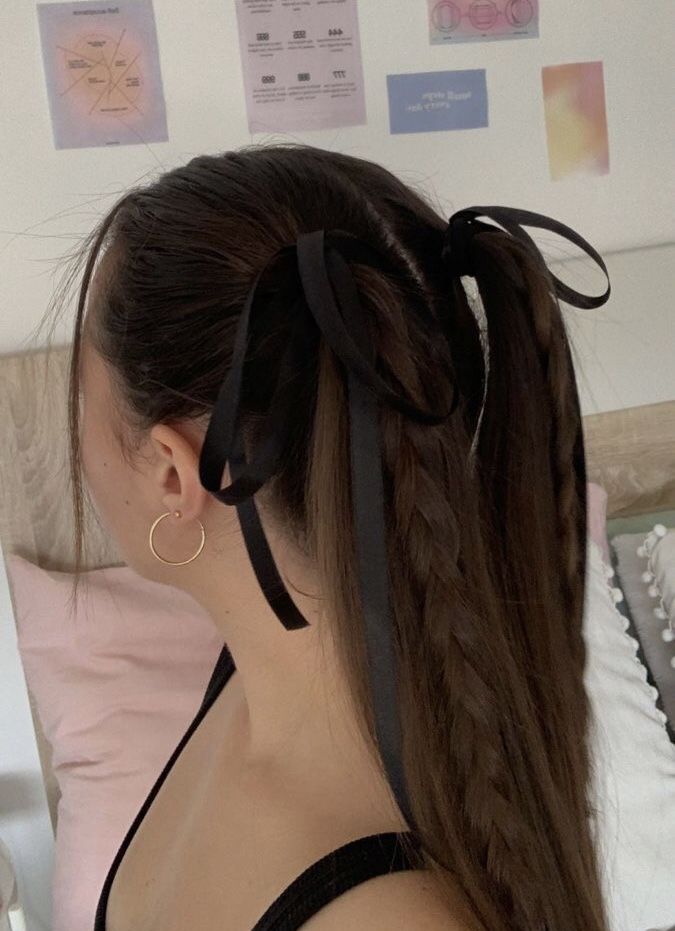 Concert Hairstyles, Bow Hairstyle, Ribbon Hairstyle, Hair Stylies, Work Hairstyles, Sleek Hairstyles, Everyday Hairstyles, Hairstyles For School, Aesthetic Hair