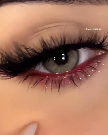 Red Eyeshadow Look, Burgundy Eye Makeup, Red Makeup Looks, Vampy Makeup, Fall Makeup Trend, Red Eye Makeup, Vampire Makeup, Prom Eye Makeup, Prom Makeup Looks