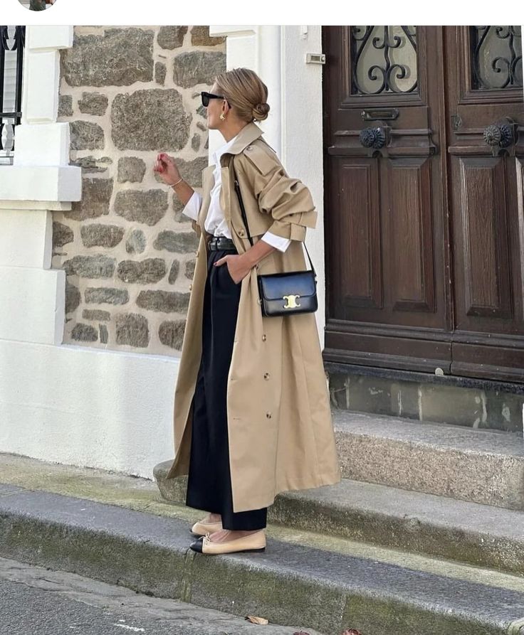 Burberry Coat Outfit, Burberry Trench Coat Outfit, Trench Coats Women Outfit, Trench Coat Outfit Ideas, Trench Coat Outfit Fall, Fall Trench Coat, Coat Outfit Ideas, Artist Hue, Fall Trench