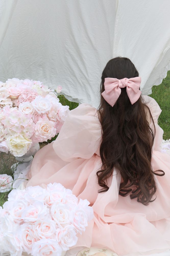 HOW TO FEEL LIKE A BEAUTIFUL PRINCESS IN THE SUMMER SEASON.. Pink Princess Aesthetic, Spend The Day With Me, Desain Buklet, Princess Core, Casual Outfit Inspiration, Beautiful Cottages, Beautiful Princess, Pretty Roses, Princess Girl