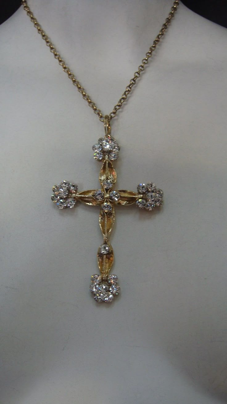 Vintage Cluster Cross 24K Gold plated Necklace Made with Clear Swarovski Crystals Gold Cross Pendant Necklace With Rhinestones, Gold Cross Necklace With Rhinestones, Gold Rhinestone Cross Pendant Necklace, Gold Rhinestone Cross Necklace, Celebrity Jewelry, Jewelry Accessories Ideas, Dope Jewelry, Classy Jewelry, Stacked Jewelry