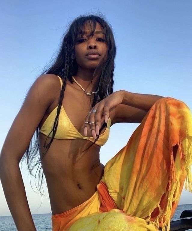 Tropical Girl, Hot Girl Summer, Foto Art, Summer Inspo, Island Girl, Summer Fits, Cool Diy, Summer Aesthetic, Summer Girls