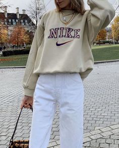 Vinter Mode Outfits, Winter Outfits Aesthetic, Shein Outfits, Nike Sweatshirt, Cooler Look, Cute Winter Outfits, Mode Inspo, 가을 패션, Urban Chic