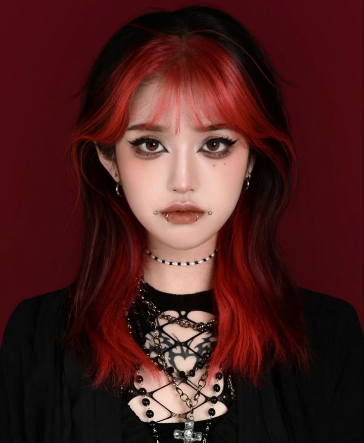 Black Roots Hair Color Ideas, Halo Hair Colors, Red Hair Streaks, Underdye Hair, Red Hair With Bangs, Short Bleached Hair, Black Red Hair, Strawberry Blonde Hair Color, Hair Color Underneath