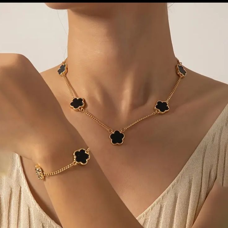 Trendy Five Leaf Fine Black Lucky Flower Designs Necklace And Bracelet Set Black Flower Jewelry, Black Jewelry Necklace Gold, Lucky Flower, Necklace And Bracelet Set, Bracelet And Necklace, Leaf Bracelet, Jewelry Accessories Ideas, Jewelry Black, Jewelry Essentials