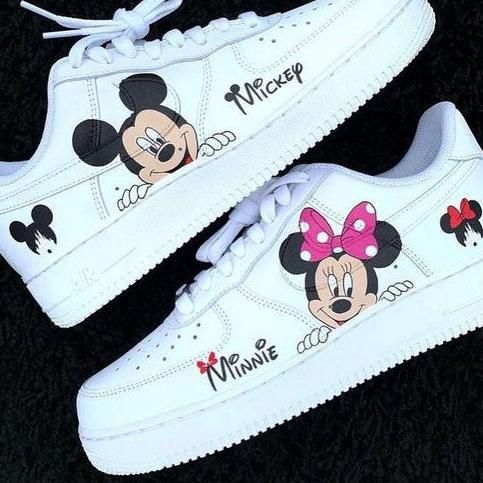 sneakers Air Force 1 Custom Disney, Disney Shoes For Women, Custom Air Force 1 Disney, Mickey Mouse Air Force 1, Disney Air Force 1, Disney Custom Shoes, Nike Mickey Mouse, Mickey Mouse Couple, Miki Mouse