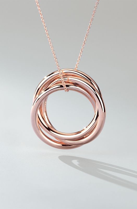 Rose gold is having a moment! It’s time to fall in love with this beautiful blush-colored jewelry from Blue Nile. Blue Nile, Rose Gold Jewelry, Stunning Jewellery, Rose Gold Necklace, Pandora Jewelry, Jewelry Diy, A Rose, Jewellery Display, Accessories Jewelry