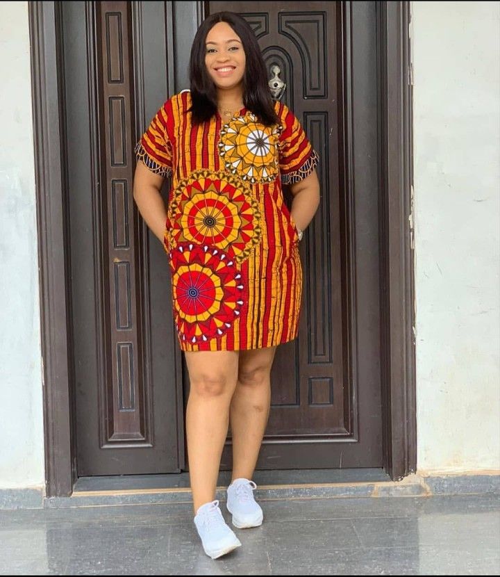 Simple Chitenge Dress Ideas, Akara Classic Short Gown, Simple Ankara Styles Gowns, Simple Ankara Short Gown Styles, Short Gown Style, African Wear For Ladies, Ankara Short Dresses, Ankara Short Gowns, African Print Pants