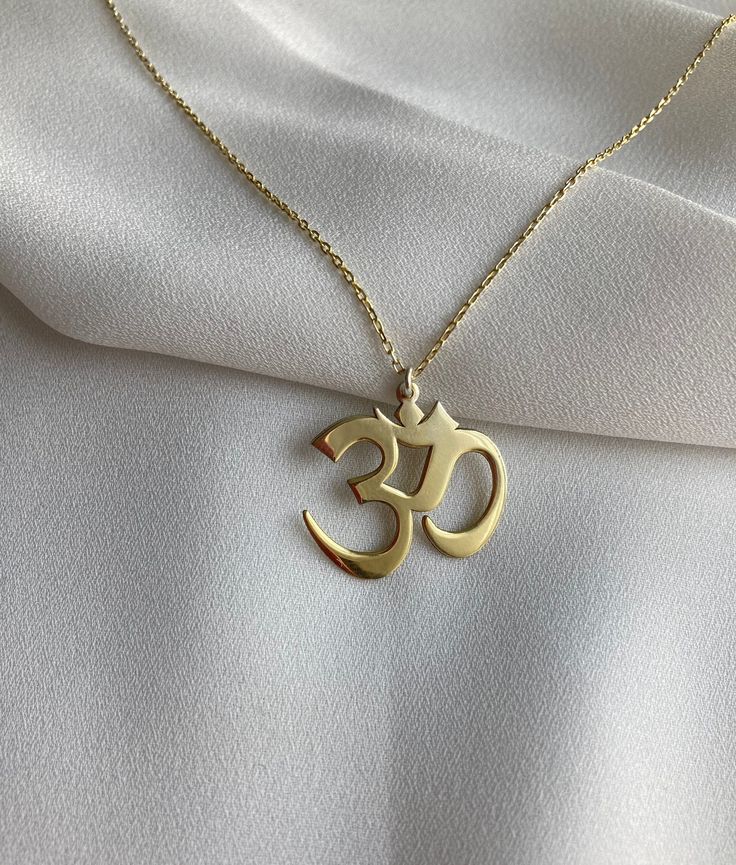 Small Lockets Gold Indian, Om Pendant Gold For Women, Om Pendent, Arca Aesthetic, Aum Necklace, Ohm Necklace, Ohm Pendant, Gold Pendants For Men, Aum Symbol