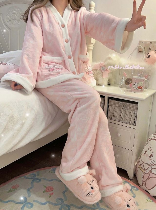 Women Nightwear Outfit, Dr Mundo, Pj Outfit, Nightwear Outfits, Pajamas Aesthetic, Night Pajama, Cute Pajama, Sleep Clothes, Pajama Fashion