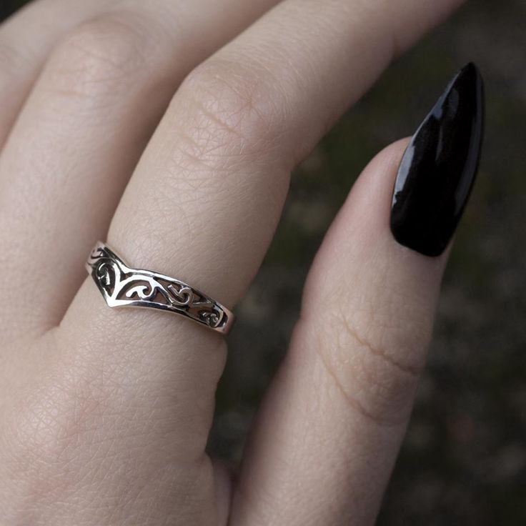 Fine Silver Jewelry, Chevron Ring, Silver Jewelry Rings, Silver Band Ring, Fantasy Jewelry, Dream Jewelry, Jewelry Lover, Cute Jewelry, Silver Band