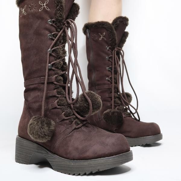 Chocolate Brown Platform Boots Cute Shoes Brown, Cute Winter Boots For Women Snow, Cute Fur Boots, Y2k Winter Boots, Cute Brown Winter Boots, Vintage Platform Boots, How To Style Platform Boots, Snow Boots Aesthetic, Fuzzy Platform Boots