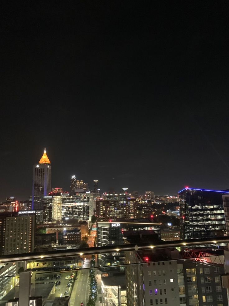 an aesthetic photo of atl at night with the skyline and city lights lighting up the city, super pretty and super aesthetic Atl Night Aesthetic, Atl City Aesthetic, Downtown Atlanta At Night, Atl At Night, Atl Aesthetics, Penthouse View Night, Atlanta Nightlife, Penthouse View, Atlanta City