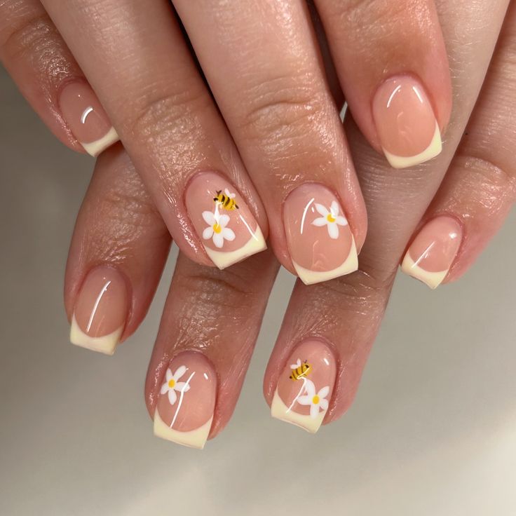 Bumble bees!!🐝🌸 #buildergel #luminary #luminarynailsystems #nailtech Bee Nail Designs, Luminary Nails, Bumble Bee Nails, Bee Nails, Baby Gender Reveal Party, Bumble Bees, Elegant Nails, Baby Gender, Reveal Party