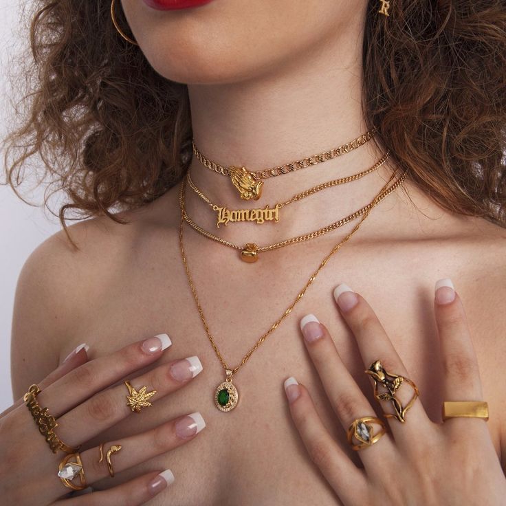 This choker will have you screaming, "Dolla, Dolla Bill Y'all!" *Adjustable Two-Layer Necklace (Sizes Available) *18K Gold Plated *Cubic Zirconia Heart Pendant *Handmade in Los Angeles Ear Bar, Rings And Necklaces, Golden Chain, Golden Ring, Dope Jewelry, Hand Chain, Jewelry Inspo, Pretty Jewellery, Dainty Jewelry