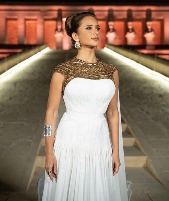 Egyptian Dress Goddesses, Traditional Egyptian Dress, Egyptian Outfit Ideas, Egyptian Clothing Women, Egyptian Wedding Dress, Egyptian Goddess Dress, Egyptian Traditional Clothing, Egyptian Style Dress, Traditional Egyptian Clothing