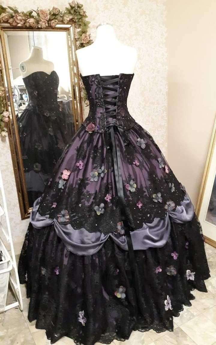 Fantasy Dresses, Goth Dress, Prom Dress Inspiration, Fantasy Gowns, Grad Dresses, Gothic Dress, Quince Dresses, Fantasy Dress, Gothic Outfits