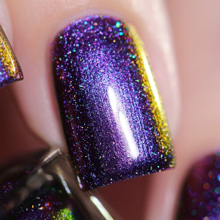 Tilted (H) - Purple to Orange Holographic Ultra Chrome Nail Polish by ILNP Holographic Nails Acrylic, Coffin Nails Designs Summer, Coffin Nails Ombre, Chrome Nail Polish, Magnesium Lotion, Witch Moon, Chrome Nail, Short Coffin Nails, Holographic Nail Polish