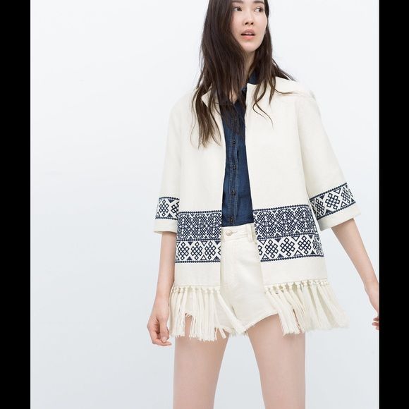 Look Kimono, Fringe Clothing, Navy Embroidery, White Kimono, Mode Kimono, Summer Coats, Embroidered Kimono, Fringe Kimono, Iranian Women Fashion