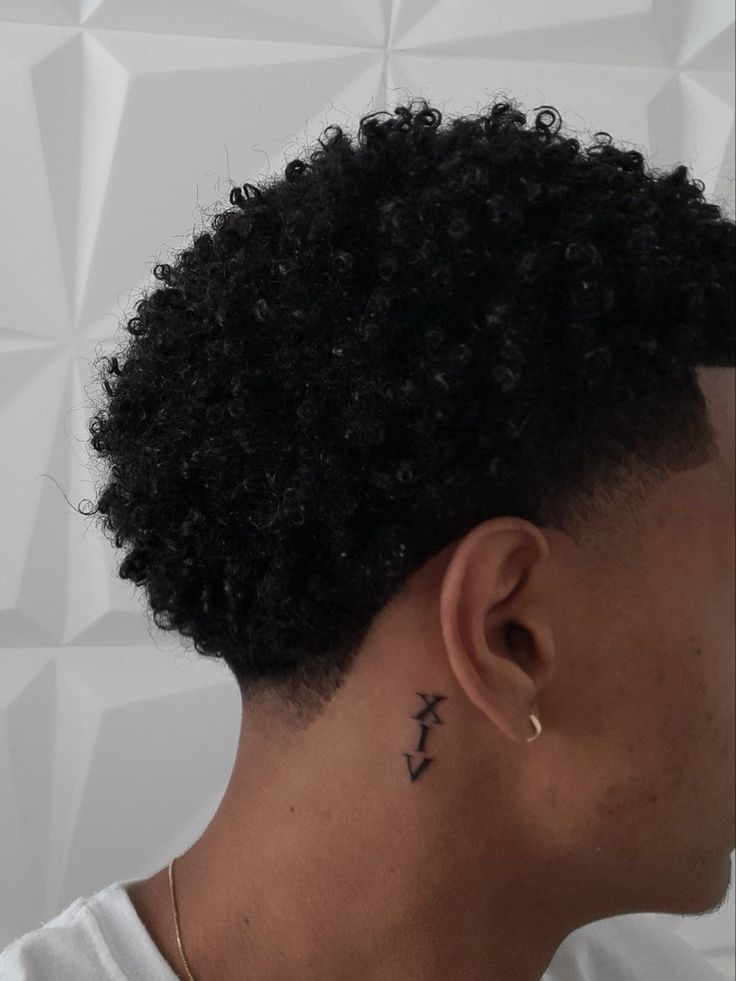 Ethiopian Hairstyles, New Hairstyle Quotes, Tapered Haircut Black, Taper Fade Afro, Curly Hair Taper, Afro Hair Fade, Hairstyle Quotes, Pixie Haircuts For Thick Hair, Ethiopian Hair