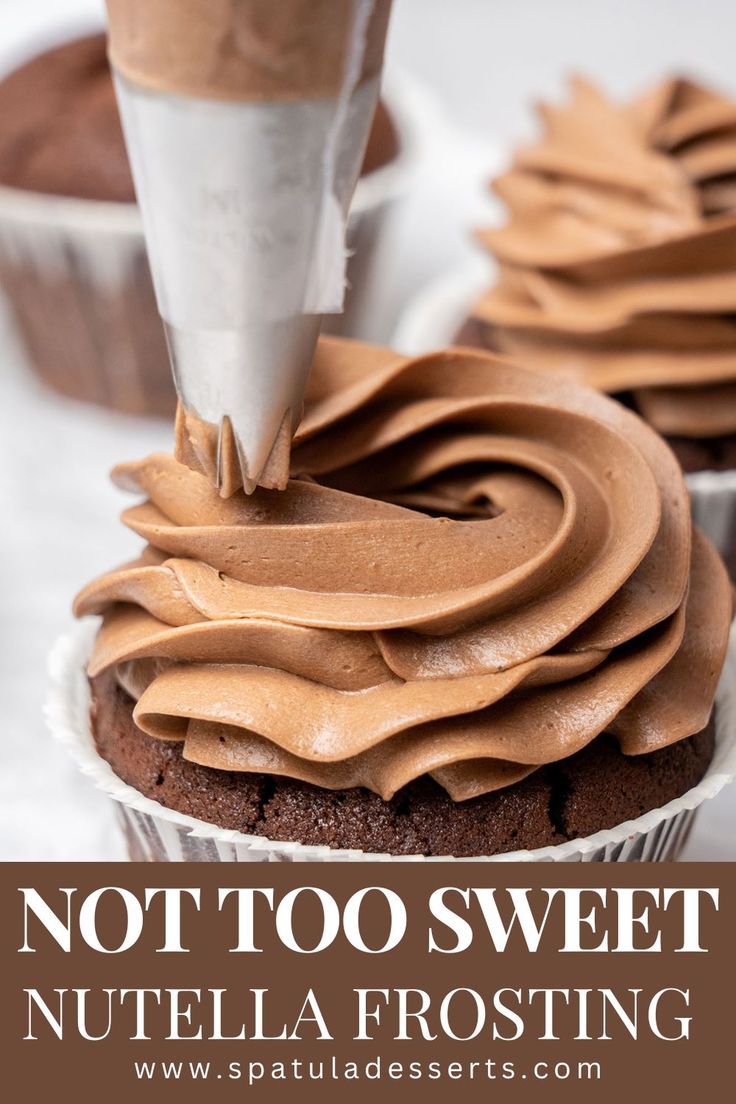 Easy Nutella frosting Nutella Cake Filling Recipes, Nutella Frosting Recipe, Nutella Icing, Nutella Buttercream Frosting, Chocolate Icing Recipes, Homemade Nutella Recipes, Nutella Ganache, Nutella Frosting, Nutella Buttercream