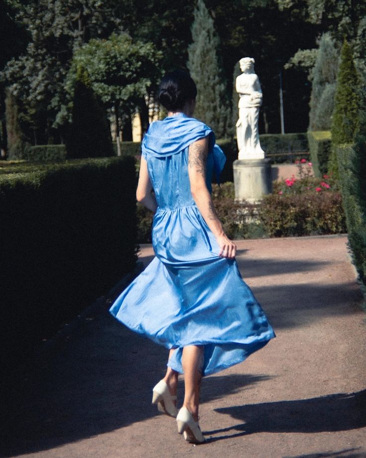 Charming vintage Baby Blue dress with a romantic bow on the collar - Etsy Украина Classic Blue Summer Dresses, Elegant Blue Vintage Dress For Evening, Elegant Blue Vintage Dress For Party, Elegant Blue Vintage Party Dress, Elegant Blue Vintage Evening Dress, Blue Vintage Dress For Spring Wedding, Vintage Blue Elegant Dresses For Formal Occasions, Vintage Blue Formal Dress, Classic Blue Dress For Evening