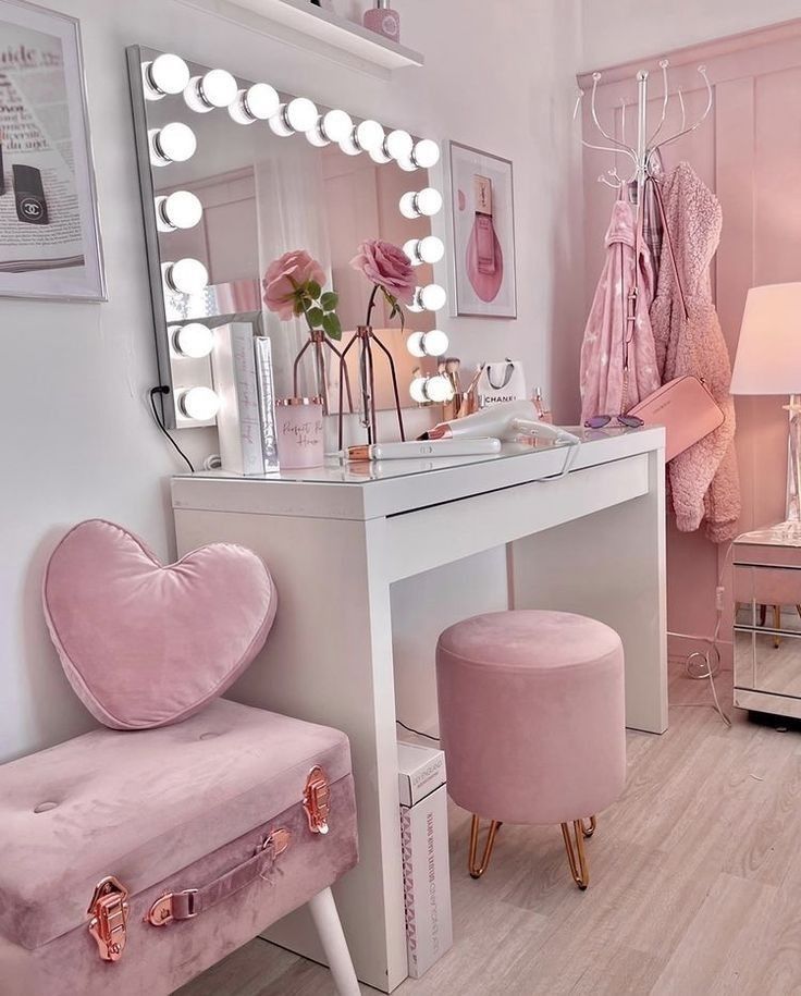 Imvu Backgrounds Bedroom, Beauty Room Ideas, Pink Bedroom Furniture, Pink Bedroom Design, Hiasan Bilik Tidur, Dressing Room Decor, Luxury Room Bedroom, Pink Bedroom Decor, Pink Room Decor