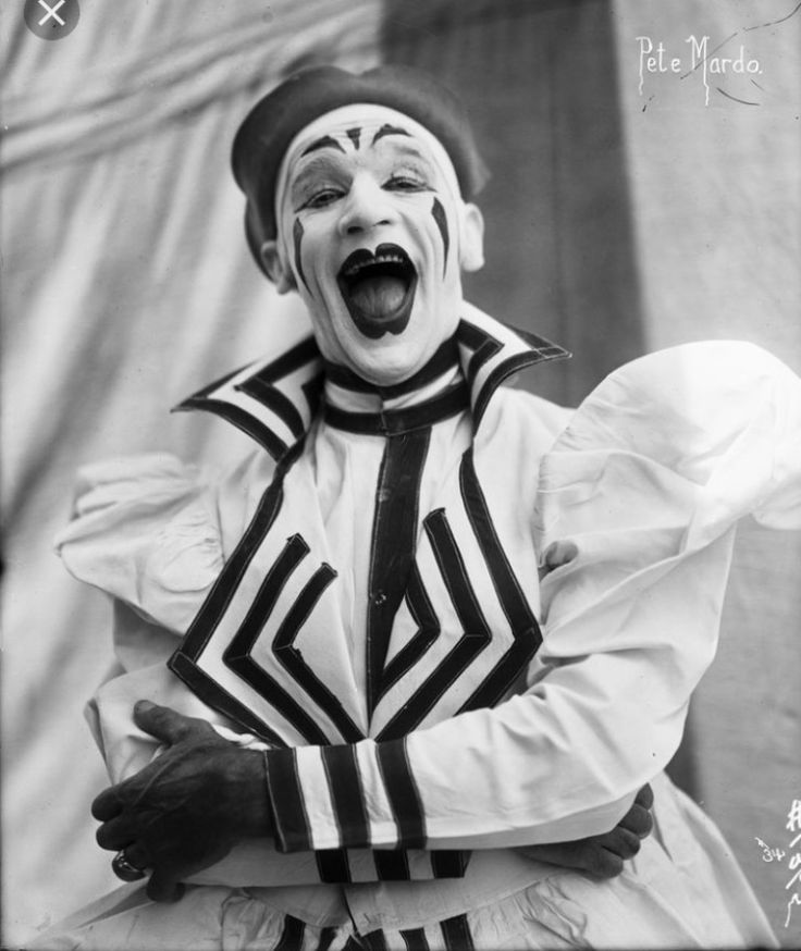 Pagliacchi | Vintage clown, Clown, Circus art