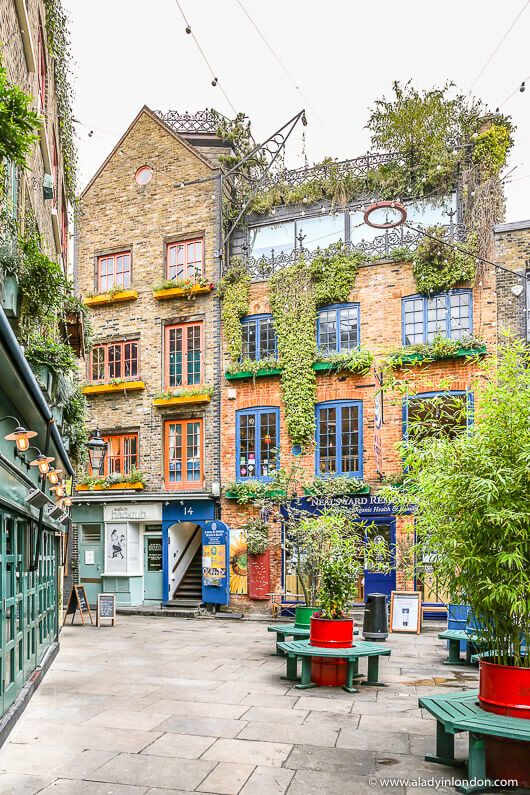 Neal's Yard, Covent Garden, London Where To Stay In London, Best Places In London, London Neighborhoods, Neal's Yard, Colorful Buildings, Neals Yard, London Itinerary, Covent Garden London, Instagram London