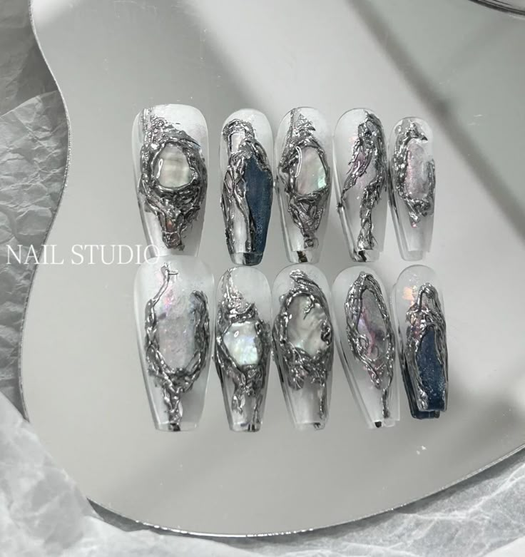 Aespa Core Nails, Cybercore Nails, Nail Y2k, Nails Box, Manicure Art, Fake Nails Designs, Studded Nails, Nail Art Designs Diy, Pretty Nail Art Designs