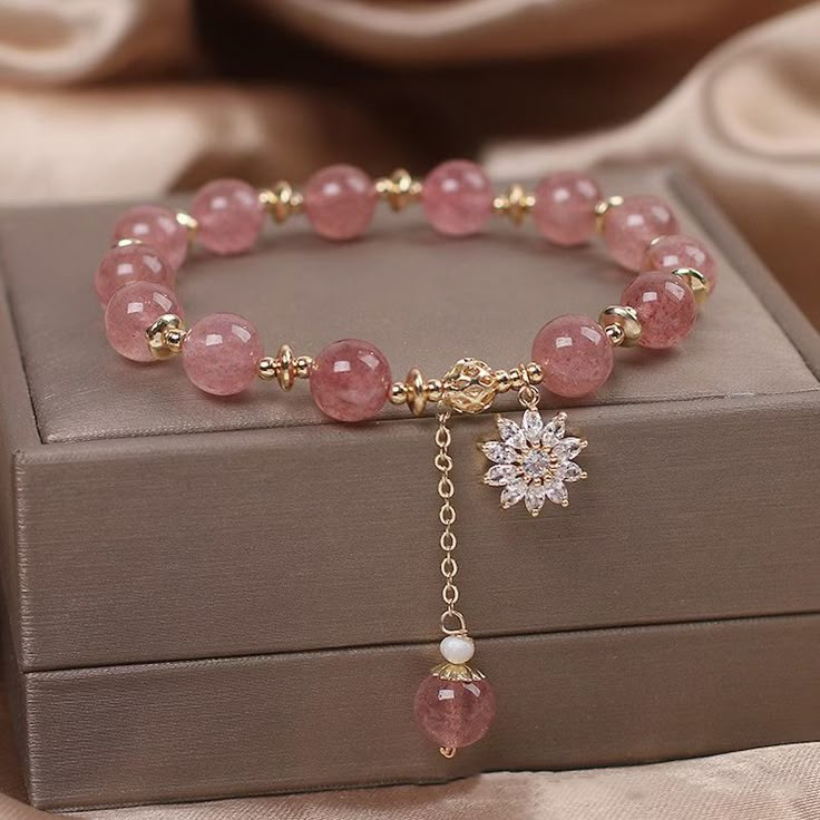 قلادات متدلية, Girly Bracelets, Bridal Anklet, Zircon Bracelet, Anklet Designs, Pretty Jewelry Necklaces, Diy Jewelry Unique, Diy Bracelet Designs, Beads Bracelet Design