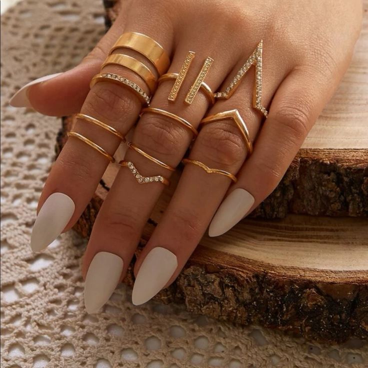 Rings Set 5 Gold Rings, قلادات متدلية, Hand Jewelry Rings, Stacked Rings, Midi Ring Set, Rhinestone Material, Dainty Gold Rings, Gold Rings Stackable, Rings Ideas