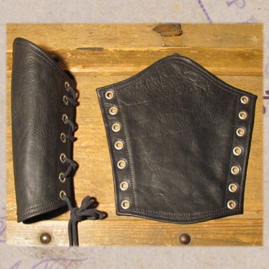 Leather Gauntlets, Brain Storm, Leather Gauntlet, Arm Guards, Leather Bracers, Viking Costume, Steampunk Cosplay, Steampunk Diy, Leather Armor