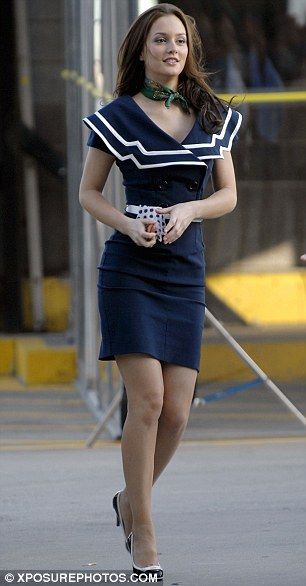 Blair Waldorf in Bettie Page (1.18 Much I Do About Nothing) Navy Blue Outfits For Women Classy, Mode Gossip Girl, Estilo Gossip Girl, Estilo Blair Waldorf, Blair Waldorf Outfits, Blair Waldorf Gossip Girl, Stile Blair Waldorf, Blair Waldorf Style, Gossip Girl Blair