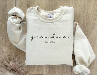 Nana Sweatshirt, Gigi Shirts, Grandma Sweatshirt, Grandma Sweater, Birthday Gifts For Grandma, New Grandma, Personalized Grandma, Grandma Shirts, Gift For Grandma