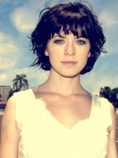 Hairstyles With Fringe, Short Wavy Hairstyles, Short Wavy Haircuts, Stylish Short Haircuts, Wavy Haircuts, Short Curly Haircuts, Wavy Hairstyles, Hair Bangs, Wavy Curly Hair