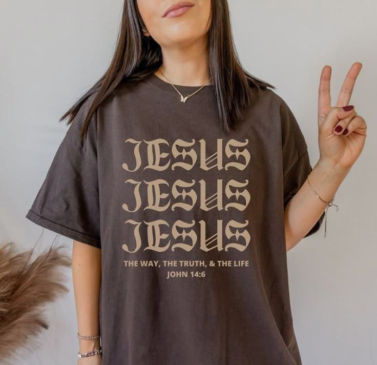 Pin by Priscila Romo on MERCH OE | Christian shirts designs, Jesus ...