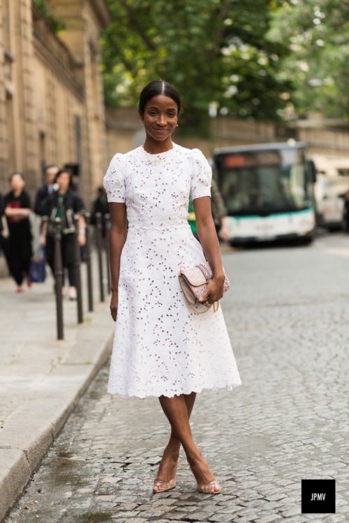 Theboyinkenzo: Genevieve Jones in Maison Valentino The Boy In... White Homecoming Dress, White Cotton Summer Dress, Short Sleeve Prom Dresses, White Homecoming Dresses, Fit And Flare Wedding Dress, Cotton Dress Summer, Modest Wedding Dresses, Moda Vintage, Homecoming Dress