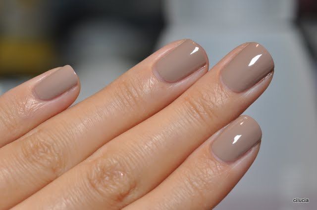 Mocha nails. Neutral Nails, Kourtney Kardashian, Mani Pedi, Nail Polish Colors, Khloe Kardashian, Nude Nails, Wedding Nails, Manicure And Pedicure, How To Do Nails