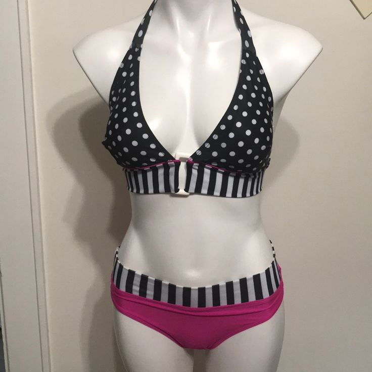 2 Piece Bathing Suit Just In Time For Summer Never Worn! 2000 Swimsuit, Swimsuits 2000s, Scene Bathing Suit, Goth Swimsuit, 2000s Bikinis Vintage, Early 2000 Bikinis, Patriotic Nails Design, Patriotic Nails, Trad Goth