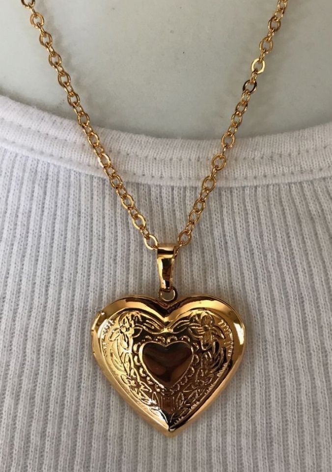 Mixing Metals, Gold Heart Locket, Heart Locket Necklace, Dope Jewelry, The Perfect Guy, Jewelry Lookbook, Heart Locket, Girly Jewelry, Dream Jewelry