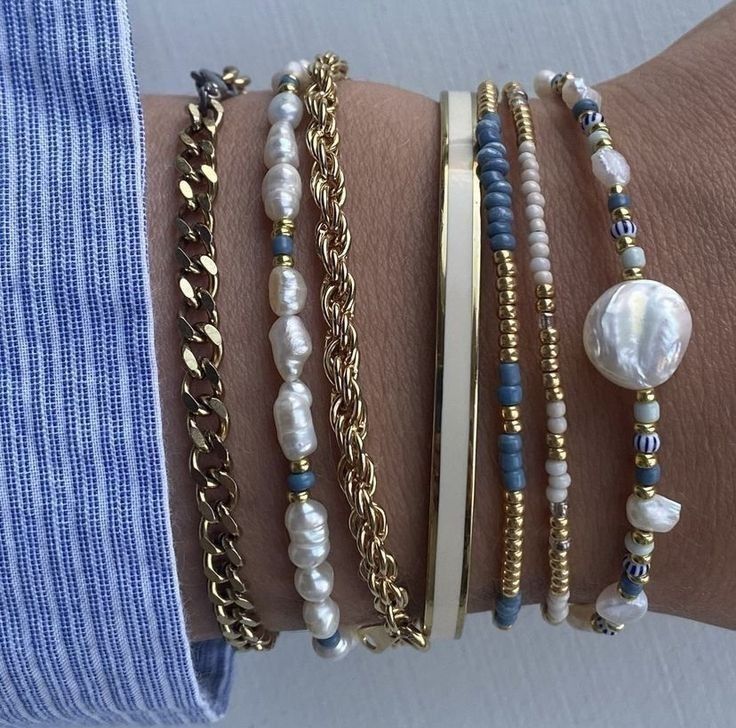 Preppy Jewelry, Jewelry Accessories Ideas, Dope Jewelry, Classy Jewelry, Jewelry Essentials, Stacked Jewelry, Jewelry Lookbook, Girly Jewelry, Dream Jewelry